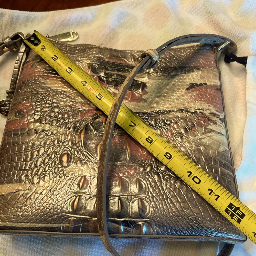Brahmin shoulder bag excellent condition. Muted metallic, cream, mauve color